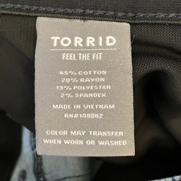 Torrid Women's Jeans Bombshell Skinny Size 26 Blue Dark Wash Super Soft Stretch - Picture 7 of 7